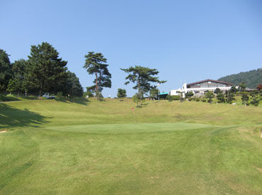 カートへのバッグ積み降ろしもありますが、主に室内での業務♪
長く続けたい方にぴったりの和やかな職場です◎