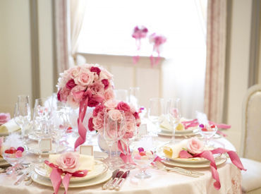 先輩スタッフが丁寧に教えるので未経験でも安心です♪
ホテルならではのマナーや接客スキルも自然と身につきます！