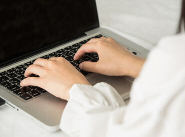 土日祝日休み！
平日で週4～勤務OKなので
メリハリをつけて働けます♪
※画像はイメージ