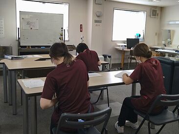 「もう1度やってみようかな…」など、
ブランクがある方も大歓迎★
先輩スタッフがしっかりサポートします！