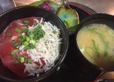 絶品まかないあり⇒店長が腕を振るって作ります！
この日のまかないはマグロ丼でした♪