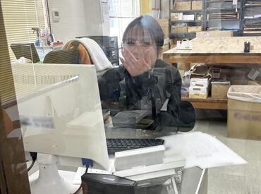 ＼男性・女性ともに活躍中の職場／
分からないことがあっても気軽に聞きやすい雰囲気♪
初めての方でも安心して働ける環境◎