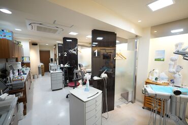 平日昼～夜/土曜日の募集！
高校生、専門学生、大学生の方が活躍中です♪
駅チカで通いやすい◎