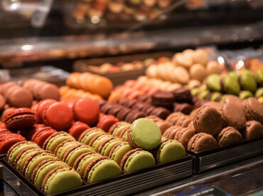 ＊＊嬉しい特典いっぱい＊＊
社割で高級チョコレートをお得にGET♪
さらに…誕生月には、
豪華バースデ―プレゼントあり‼