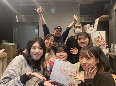 \明るい雰囲気のお店です★/
高校生から始めて、大学卒業まで続ける人も多いです!
働きやすさには自信があります!