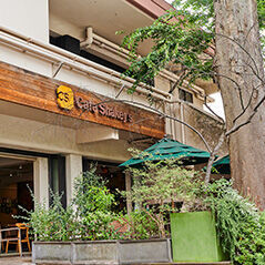 カフェ・シェーキーズ外苑信濃町 嬉しいロイヤルグループ割引有（20%OFF）★
ロイヤルグループ店舗で使えます◎