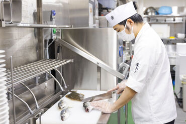 回転寿司みさき イオンフードスタイル港南台 未経験・お仕事デビューOK！
主婦(夫)・学生・フリーター・シニアまで歓迎★
シフトの相談は気軽にOKです♪