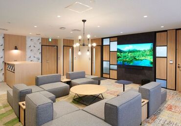 東京ソフトビジネス株式会社 綺麗な休憩室完備！
スマホで動画を見たり、
職場の仲間とのおしゃべりを楽しんだりと
思い思いの時間が過ごせちゃいます☆