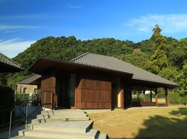 仙巌園 スピードよりも丁寧な対応が出来る方を募集中！
「仙巌園に来た思い出」の1ページをお手伝い★