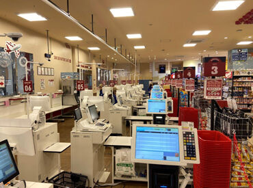 従業員用の無料駐車場もあるので
車通勤でも自己負担は最小限♪
お仕事が終わったら、
そのままWワーク先に向かうこともできる◎