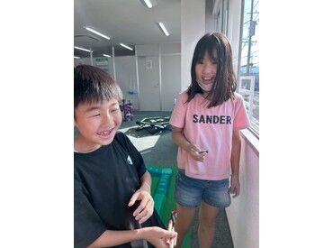 幅広い世代のスタッフが活躍中！
やりがいを感じながら働きたい方、大歓迎です！
気になるという方もお気軽にお問い合わせを♪