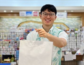 ロワジールプラザ まずは明るくご挨拶できればOK！
ロワジールホテル那覇に宿泊する
お客様や観光客がご来店します♪