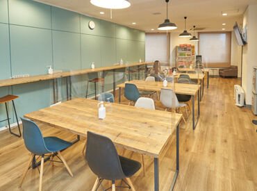 おしゃれな休憩室も完備☆彡
高時給1700円～！夜勤はさらにUP♪
シフト自己申告制でお休み希望も◎
交通費全額支給も嬉しい！