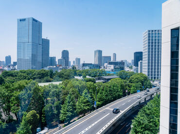 ▼永田町駅からスグの好立地♪
駅4番出口を出てすぐ！オフィスまでは徒歩わずか10秒ほど◎
アクセス抜群の職場です♪