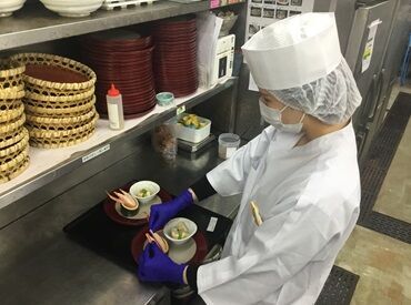 まずはカンタンな盛り付けから◎
難しいことは一切ございませんので、
未経験でも安心して働けますよ♪
