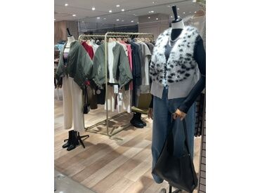 知識や経験は一切不要!
人と話すのが好き、服が好きなど
「ちょっと興味があるな」と思う
アナタをお待ちしております◎