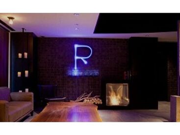 ホテルリズべリオ赤坂 ロビーにはアートが散りばめられており、落ち着いた空間♪
細部までこだわったデザインホテルです。