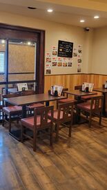 年齢・経験不問！
現在は店長と［学生1名+フリーター2名］
が在籍中！
バイトデビューや高校生、留学生も歓迎！