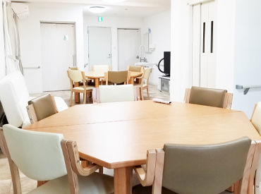 デイサービス　フレンドシップ ブランクがある方もぜひご応募を！
2018年OPENのデイサービス♪*
まだまだキレイな施設で、
快適にお仕事しませんか◎