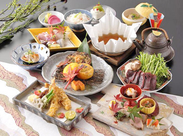 日本料理 河久（かわきゅう） 地上142m（33階）から見渡す夜の街は、
たくさんのネオンが輝いていて、とってもキレイ♪