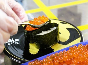 =本物志向のあなたへ、ワンランク上の回転寿司=
初めての方でも、インストラクターが丁寧にお教えします。