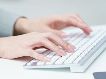 ＞万全のフォロー体制!!＜
これまで多くのスタッフを育成してきた
当社だから完全未経験の方も安心です♪
※画像はイメージです