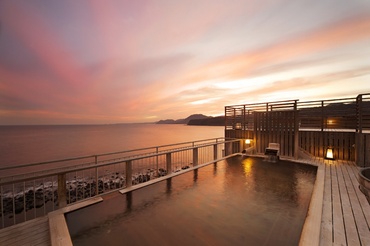 御宿 瑞鷹(おやど ずいよう) 12/25スタート！スグにお仕事を始めたい人必見！
男女ともに活躍中♪綺麗な館内でのびのび働けます！
