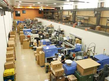株式会社新上 ピカピカの工場で快適勤務★
未経験で、ものづくりの楽しさを感じながら
安定した正社員としてデビューしませんか？