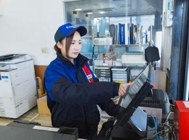 ［紹介元］株式会社グリーンフォレスト［紹介先］ENEOS　オブリステーション上柴（314） 室内での作業だから、雨や風も関係なし！難しい仕事はないから、すぐに覚えられますよ♪
