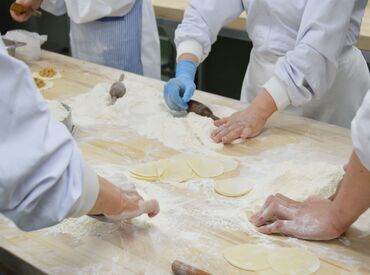 コツコツ・黙々と作業する雰囲気の職場◎
もしわからないことがあれば先輩スタッフが優しく教えるので安心してくださいね♪