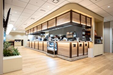 お客様は一般の方ではなく、オフィスで働いてる人たち！
休憩したり、作業したり、ちょっとした打ち合わせに使ったり…