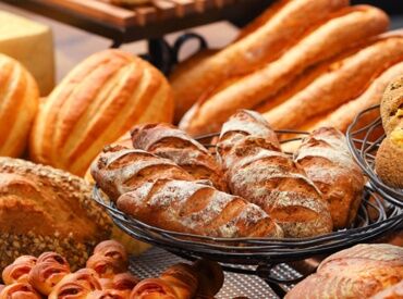 うれしい社割あり◎お店で取り扱うパンやスイーツが
オトクにGET出来ちゃいます！贈り物にも♪