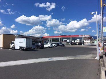 セブンイレブン 津山高野店 当店はガソリンスタンドとの複合店。危険物乙4免許取得で時給+65円!!コンビニ未経験者でもOK!!短時間でもOK