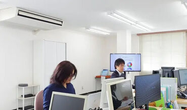 社会保険労務士法人アットロウム 「指示通りやる」だけでなく主体的に動くことが好きな方、
好奇心が強く新しいことにチャレンジしたい方にピッタリな環境です！