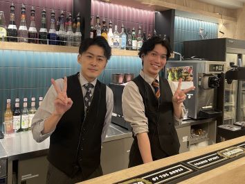 DiCE 大阪道頓堀本店（2025年3月OPEN） 未経験からでも安心して働ける！
慣れるまではしっかりフォローするので、ご安心くださいね♪