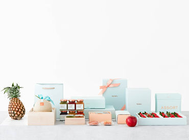 hanafru 福屋八丁堀本店 ≪福屋八丁堀の地下1階≫
「街中で交通費が出るから！」
「果物やスイーツが好きだから！」
など応募理由は何でもOK♪