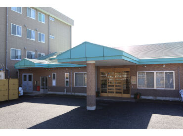 三橋ケアセンターそよ風 ＼人柄重視の採用です！／
しっかりしたサポート体制で、安心して始められる環境♪
希望の働き方、お気軽にご相談を◎
