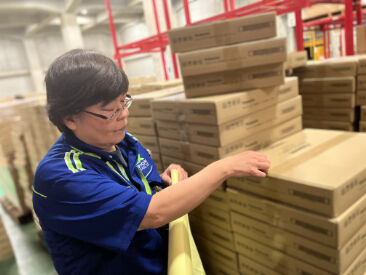 守口製函株式会社(大阪府摂津市/営業管理課) 20代の若手から70代のベテランが
活躍中のフレンドリーな職場です。
男女ともに活躍中★