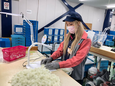 プラスチックの部品を
コツコツ組み立てて製品にしていきます◎
工作やモノづくりが好きな方にもオススメ♪