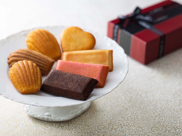 ジョエル・ロブション ラボ（包装・梱包・出荷） フレンチの巨匠「ジョエル・ロブション」が生み出したパンや焼き菓子、ケーキを扱うお仕事です！