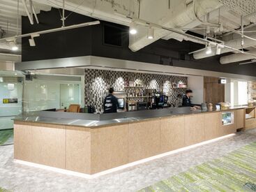 お客様は一般の方ではなく、オフィスで働いてる人たち！
休憩したり、作業したり、ちょっとした打ち合わせに使ったり…