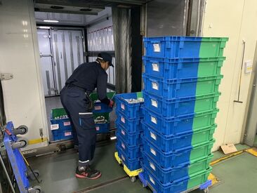 湯浅商運株式会社 『湯浅商運』は東海地区をメインに、
◆冷凍・冷蔵食品の輸送
◆コンビニエンスストアのルート配送
で地域を支えています。