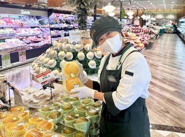 サポーレ熱田伏見通り店 来春卒業の大学4年生や冬休みの間だけ働きたい学生さん！
50,60代のシニア世代！全員大歓迎です◎
とても働きやすい職場ですよ★