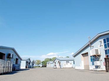 通勤スタイルFREE◎
マイカー通勤OK⇒駐車場完備&交通費もしっかり支給あり♪