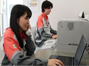 「大丈夫？」「困ったことはない？」と
お互いに助け合いながら業務に取り組めます！
チームワーク抜群の職場で働きやすい◎