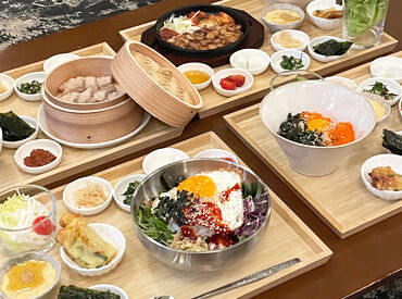 韓国食堂ゆぱ おしゃれ自由で自分らしく働けるお店です！
シフトの融通もききやすいので、学校やプライベートとも両立しやすい環境です◎
