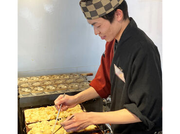 やさしいスタッフばかりで初めてでも安心★
困った時はみんながしっかりフォローしてくれる環境です♪