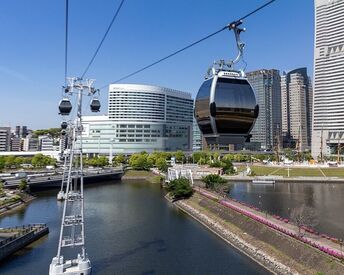 ＊シフト提出は2週間ごと＊
「学業と両立して」「Wワークとして掛け持ち」もしやすい環境です♪