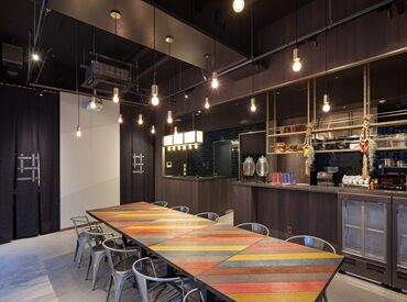 ホテルプラスホステル東京秋葉原【019】 ≪まるで異国の世界!?≫
海外感が滲み出る、デザイナーズホテル！

髪色やピアスなど... 普段の格好で働ける♪