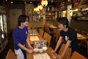 スタッフ同士の仲が良く、わいわい楽しく働ける♪
初めてのバイトでも安心してスタートできます！